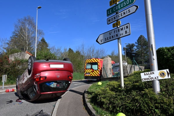 Il percute une voiture et prend la fuite 