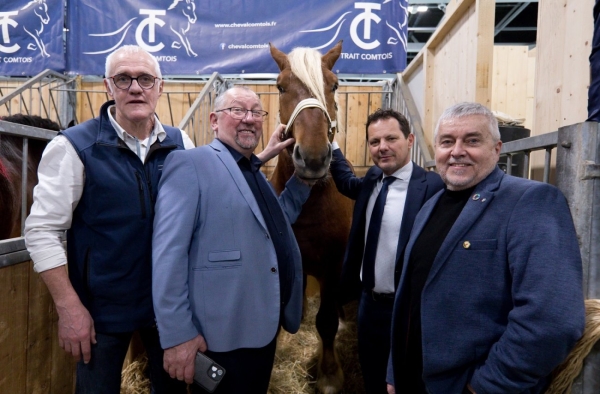 SALON DE L'AGRICULTURE : Jérôme Durain sonde les attentes des éleveurs de Traits comtois