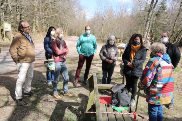 REGIONALES : L'écologiste Stéphanie Modde  sur le massif d'Uchon, pour valider son programme sur la forêt