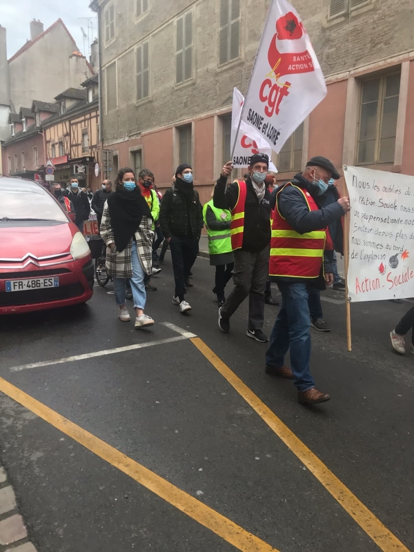 « Ségur de la Santé » : Les professionnels de la santé étaient dans la rue à Chalon ce jeudi afin de dénoncer leurs conditions de travail 