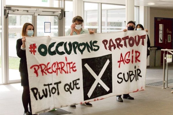 Les intermittents du spectacle investissent la direction régionale de Pôle Emploi