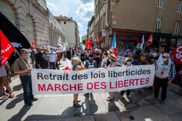 300 personnes ont manifesté contre l'extrême droite et pour les libertés à Macôn