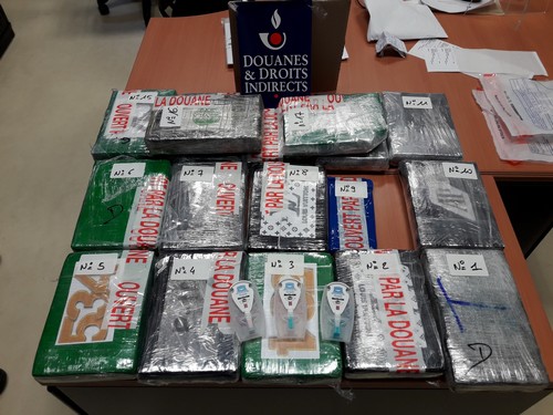 Saisies de près de 18 kg de cocaïne et plus de 240 kg d’herbe de cannabis par les brigades des douanes de Bourgogne