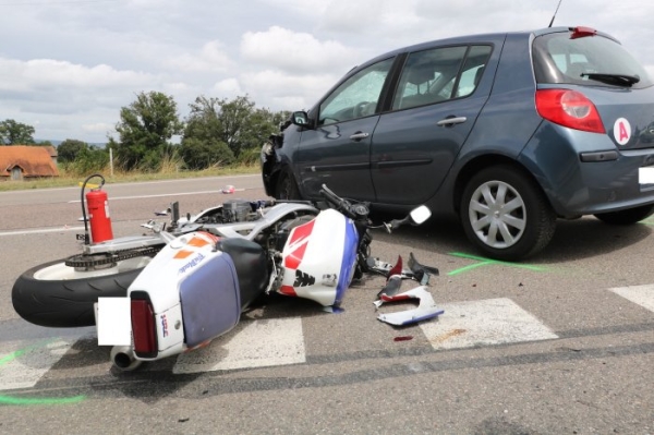 Le motard est décédé peu après son admission au C.H.U de Dijon. 