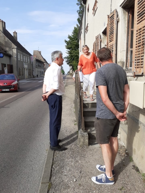 DEPARTEMENTALES - CANTON DE GERGY - Nathalie Damy et Michel Duvernois avec André Accary sur la question des digues du Val de Saône 