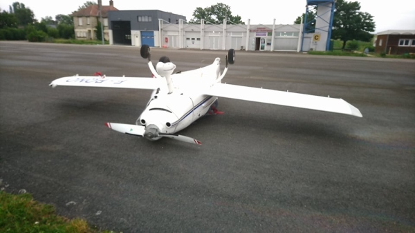 Mauvaise surprise au petit matin pour un pilote d'avion léger  à l'aérodrome