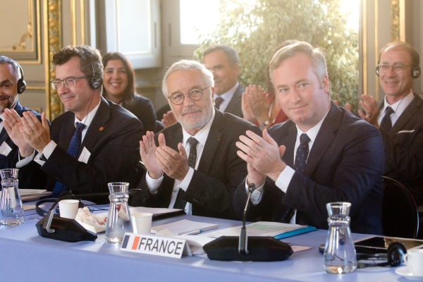 «Dijon est devenue la capitale mondiale du vin», affirme François Rebsamen