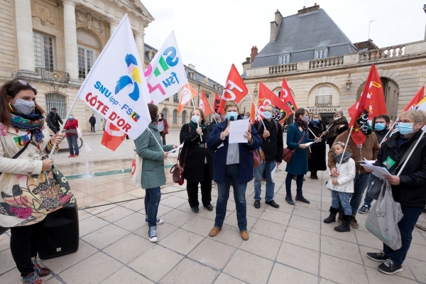 «Les AESH travaillent gratuitement une heure chaque semaine»