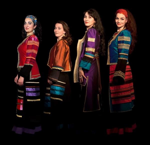 SAISON DU CLOÎTRE - Chants traditionnels des Balkans
avec Balkanes le vendredi 25 juin à 20 h