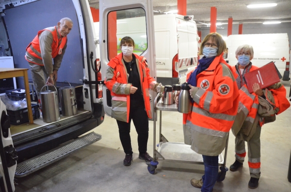 Les bénévoles de la maraude de la Croix Rouge Chalon toujours opérationnels 