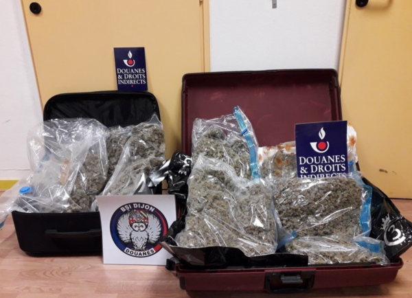 6,58 kg d’herbe de cannabis saisis par les agents des douanes sur l'A6