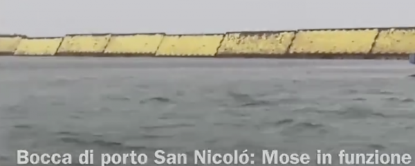 TEMPETE ALEX : Venise protégée par des digues artificielles d'une crue énorme