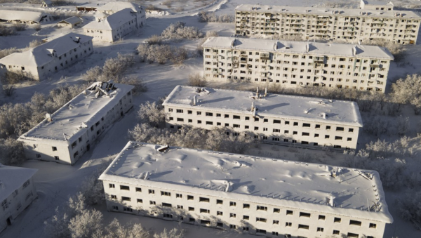 EN IMAGES - Impressionnante immersion dans une ville minière fantôme de l'extrême nord de la Russie 