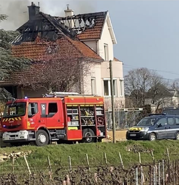 Feu de toiture important dans une habitation à Rully