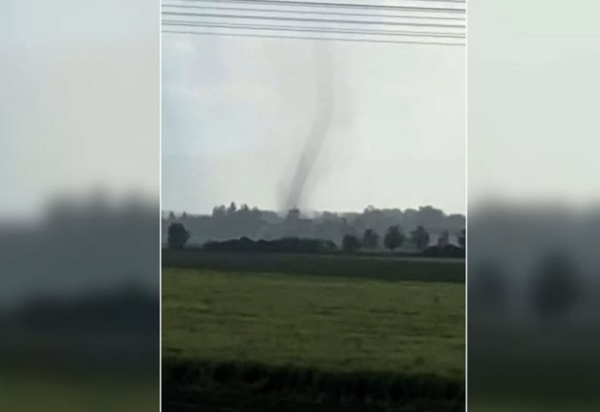 Une tornade filmée par un agriculteur ... 