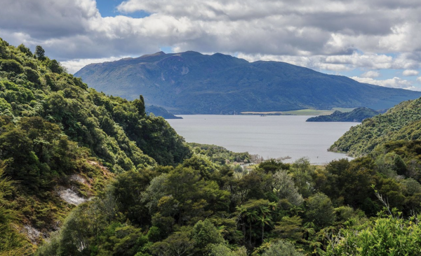 La « 8e merveille du monde » se cacherait sous un lac volcanique