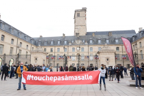 A Dijon,  une manifestation très physique pour soutenir les salles de sport