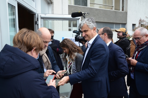 Application stricte du pass sanitaire pour la venue de Xavier Bertrand