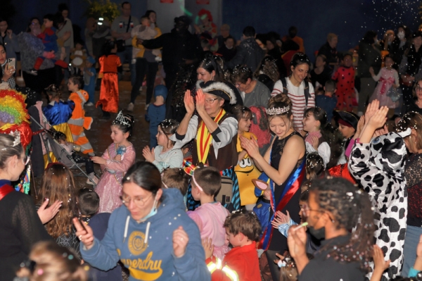 CARNAVAL DE CHALON - Ambiance de folie pour le Bal des enfants 