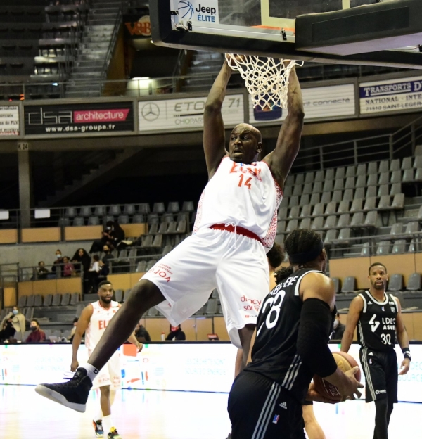 En huis clos au Colisée,  L’Elan Chalon crucifie l’ASVEL