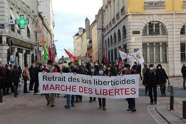 Nouvelle journée de mobilisation en faveur des libertés à Chalon sur Saône 