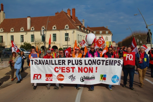 RETRAITES - Les routiers entrent dans la danse 