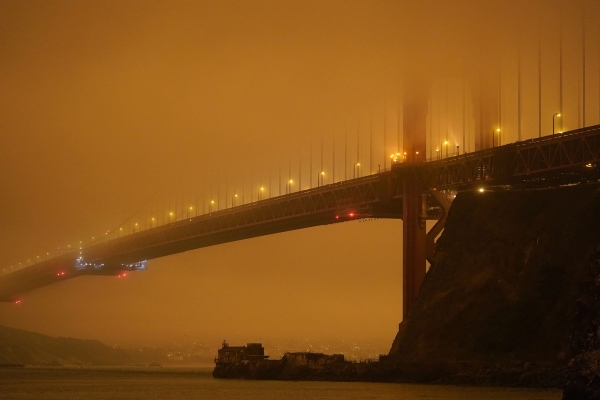 EN IMAGES - Impressionnantes vues des incendies en Californie