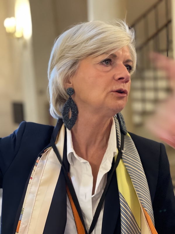 PASS VACCINAL - La députée Josiane Corneloup explique son opposition et répond à Rémy Rebeyrotte en pointant les "députés Godillots"