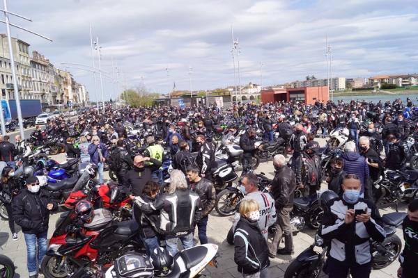 MOTARDS EN COLERE - La foule des grands jours pour le rassemblement du jour en Saône et Loire 