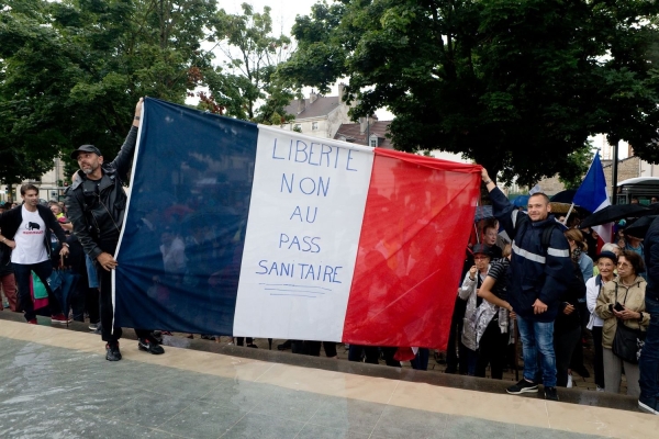 A Dijon, un millier de manifestants contre le pass sanitaire