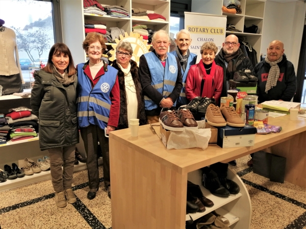 Grâce au Rotary Chalon Saint-Vincent la FACE a pu acheter des chaussures et de la nourriture