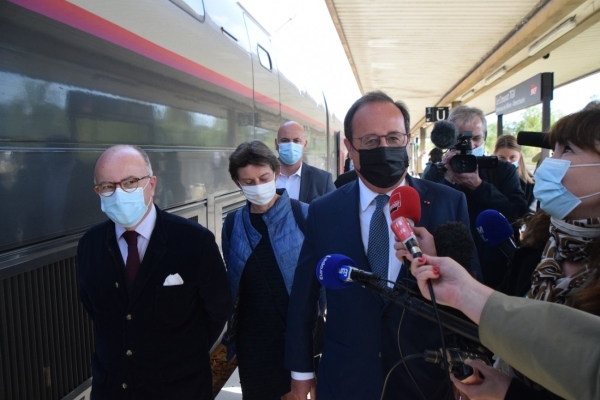 Le TGV de 9h10 en gare de Montchanin avait une coloration très socialiste