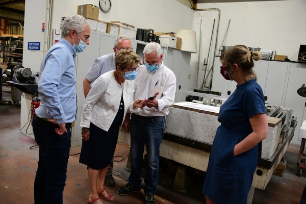 REGIONALES - Marie-Guite Dufay au Creusot chez Julien autour des enjeux de la filière automobile 