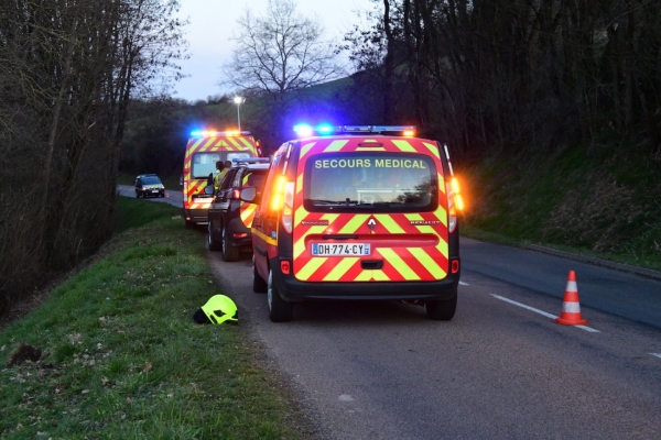 Un motard sérieusement blessé après un vol plané à Saint Sernin du Bois