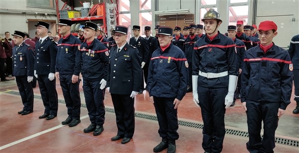 Cérémonie de la Sainte-Barbe : Remise de distinctions aux soldats du feu du Centre d’incendie et de secours de Givry, dont le chef changera en 2020.