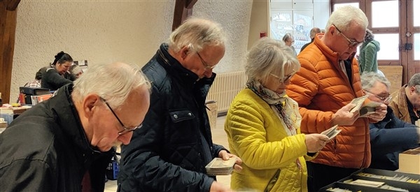 Succès mitigé pour le 11ème marché de la carte postale ancienne