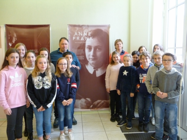 Le témoignage d’Anne Frank est universel car il symbolise la discrimination.