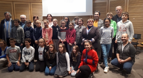 Installation officielle du nouveau conseil municipal des jeunes de Saint-Rémy.