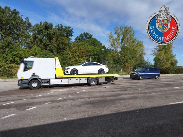 Sur l'A6, au niveau de Fontaines, la Mercedes filait à 208 km/h... 