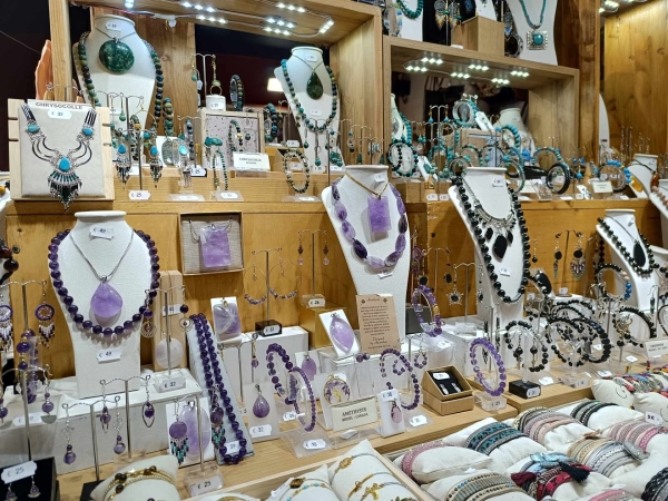 FOIRE DE CHALON - Des bijoux en pierre précieuse naturelle à portée de  mains -  - Toute l'info sur le Grand Chalon et en  Saône-et-Loire