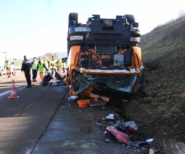 Deux blessés dont un grave dans une très violente collision routière sur la RCEA