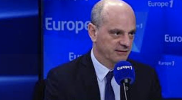 Il fallait oser, Jean-Michel Blanquer rassure les parents : "Il y a plus de risques à rester chez soi que d'aller à l'école"