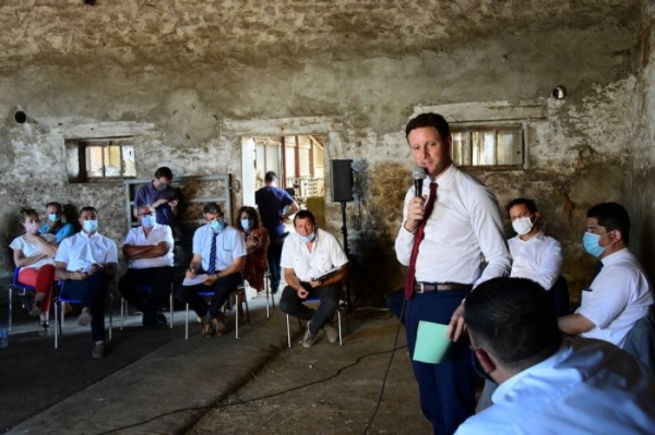 Clément Beaune était en Saône et Loire pour échanger sur l'avenir de la PAC