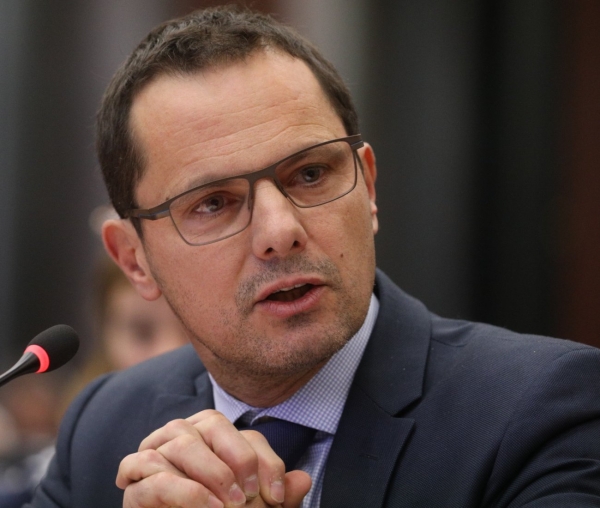 Jérôme Durain a interpellé le 1er Ministre au sujet des violences policières
