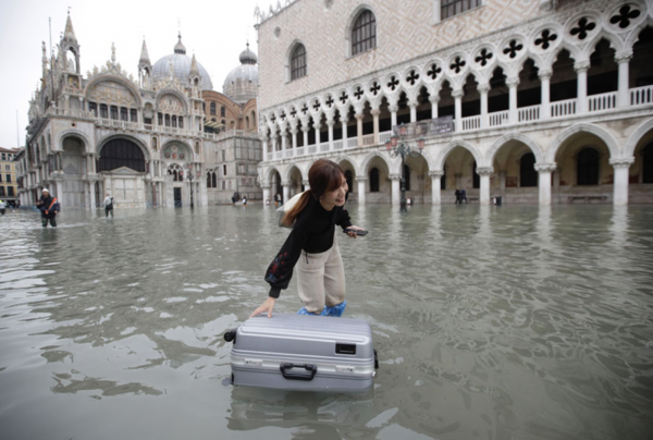 EN IMAGES - Venise sous les eaux !