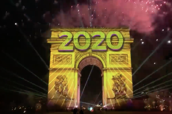 Revivez les feux d'artifice du Nouvel An à Paris 