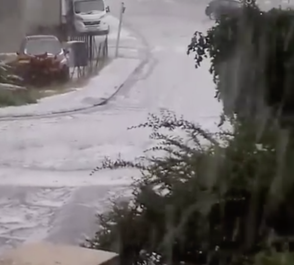 Impressionnant orage de grêle sur l'Est de la région Bourgogne-Franche Comté 