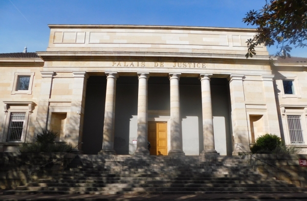 Et si vous plongiez dans l'histoire du Palais de justice de Chalon sur saône ? 