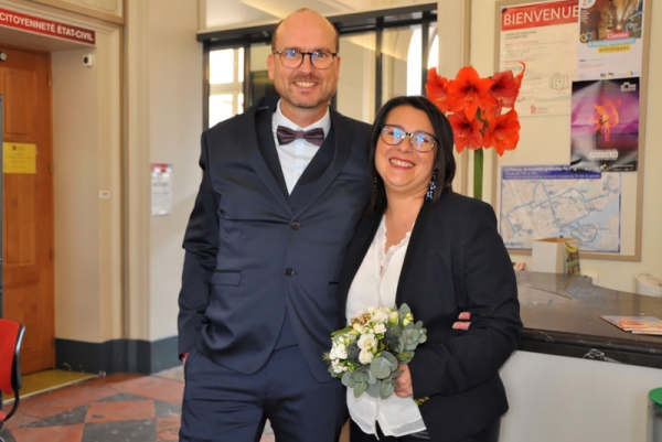 Bénédicte et Mike unis par les liens du mariage en mairie de Chalon sur Saône 