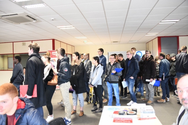 FORUM INDUSTRIE AU CREUSOT - Le plein dès les premières heures ce samedi !